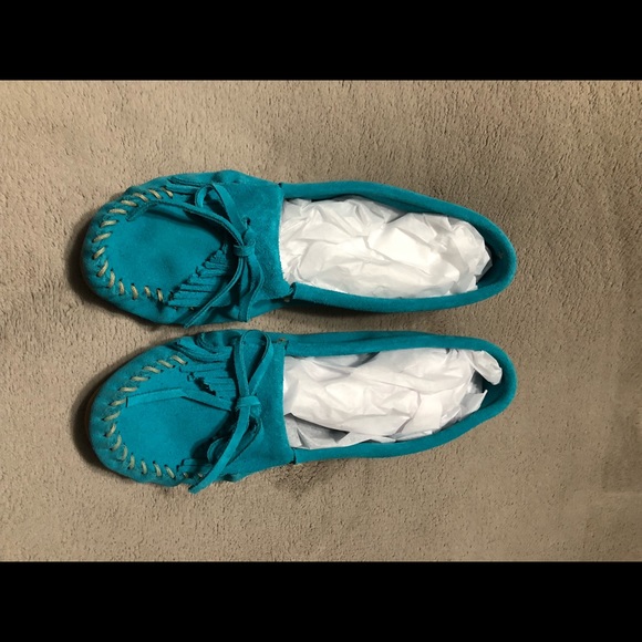 Minnetonka Shoes - New Minnetonka teal moccasins
